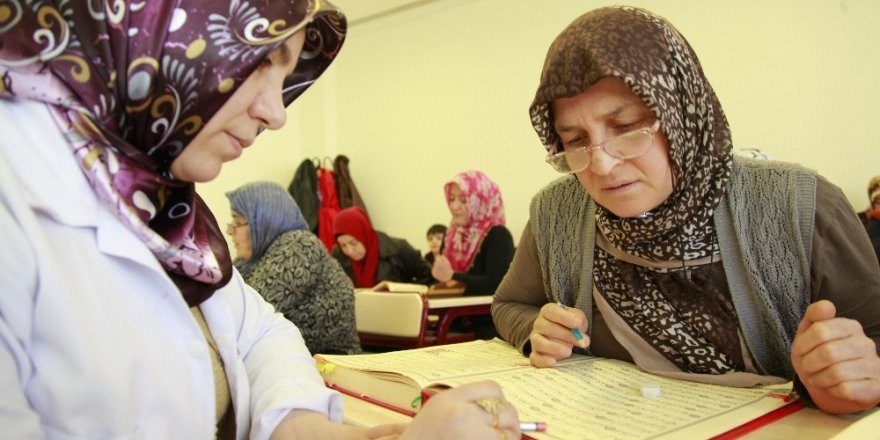 Bayanlardan Özgecan Kültür Merkezi’ne yoğun ilgi