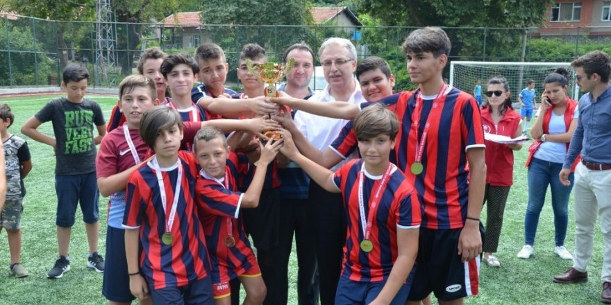 Camiler arası futbol turnuvası düzenlendi