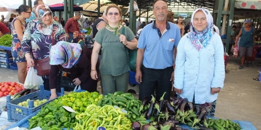 Tarım ilacı yerine sarımsak ve sabunlu su kullanarak organik tarım yaptılar