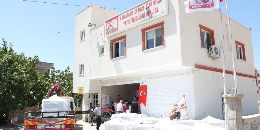 Üreticilere süt tankları teslim edildi