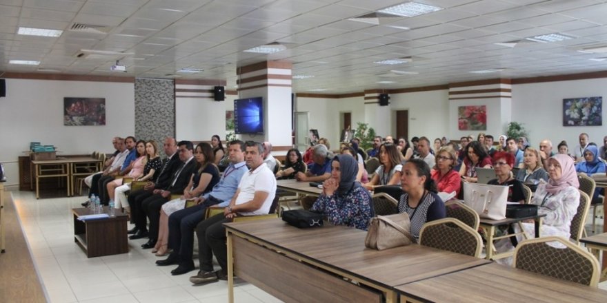 Ayvalık’ta “E- Sınav Soru Hazırlama” çalıştayı