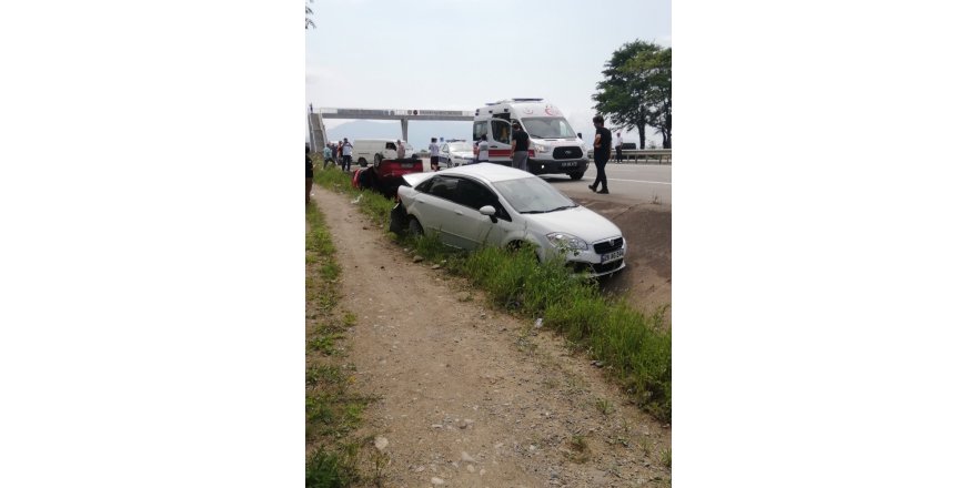 Giresun’da iki otomobil çarpıştı kazası: 4 yaralı