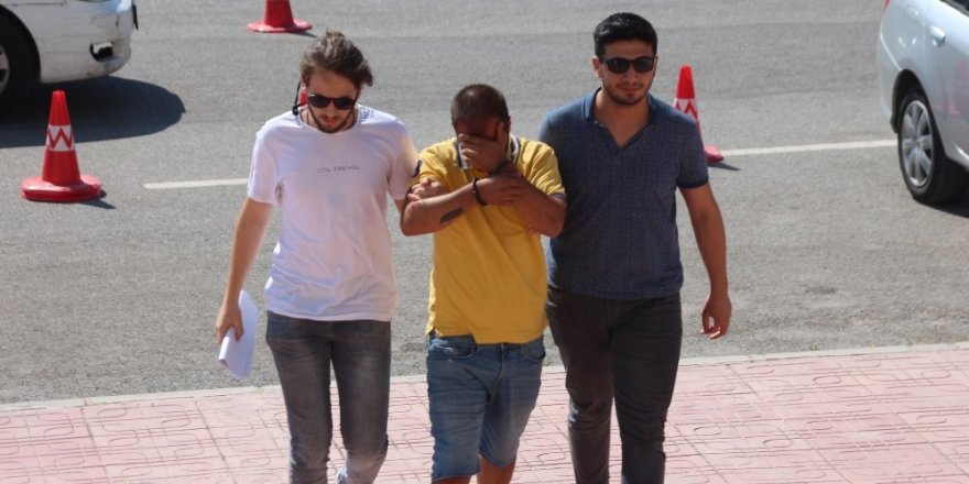 Narkotik köpeği ‘Molly’den kaçamadılar