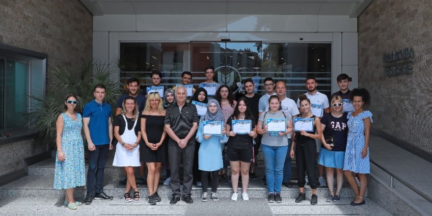 Yaz okulu için Almanya’dan İzmir’e geldiler