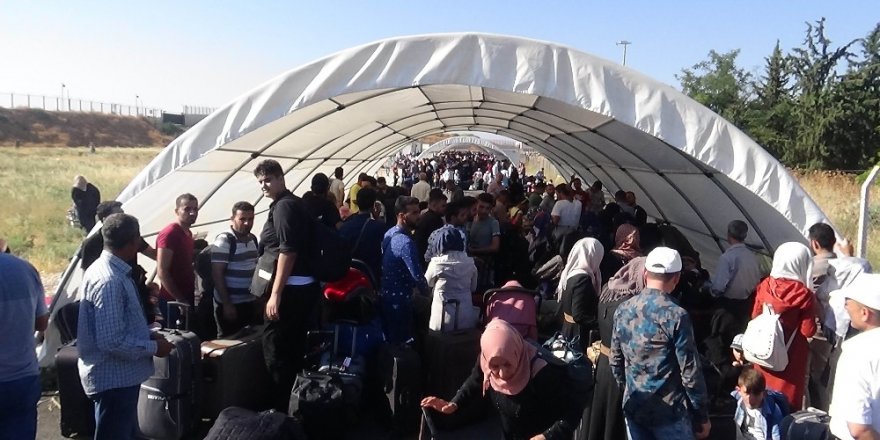 Ülkesine bayrama giden Suriyelilerin sayısı 12 bine ulaştı
