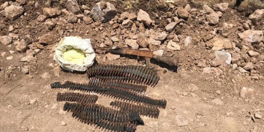 Pervari'de PKK'nın silah ve mühimmatı ele geçirildi