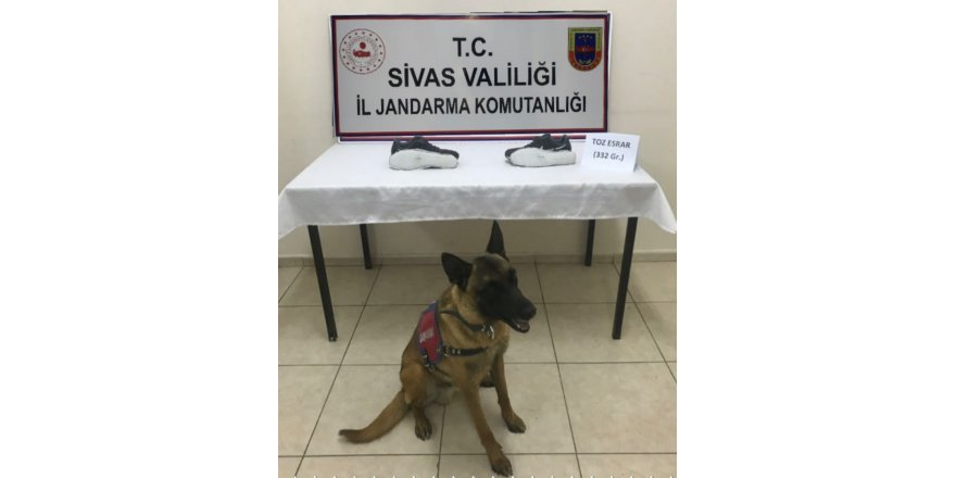 Yine ayakkabı tabanı yine esrar