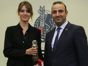 AA muhabirine ödül