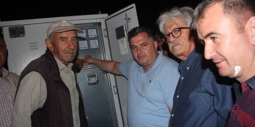 İzmir’in o mahallesinde yıllar sonra elektrik sevinci