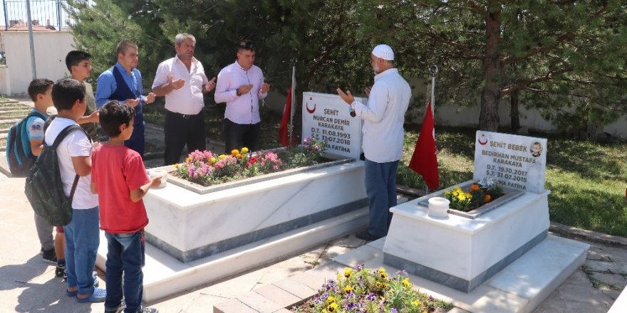 Şehit Bedirhan bebek mezarı başında anıldı