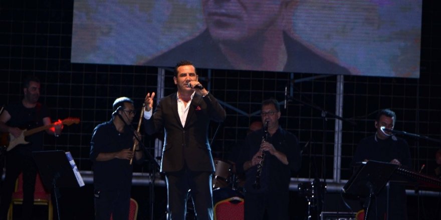 Ferhat Göçer konserine Kocaeli’de yoğun ilgi