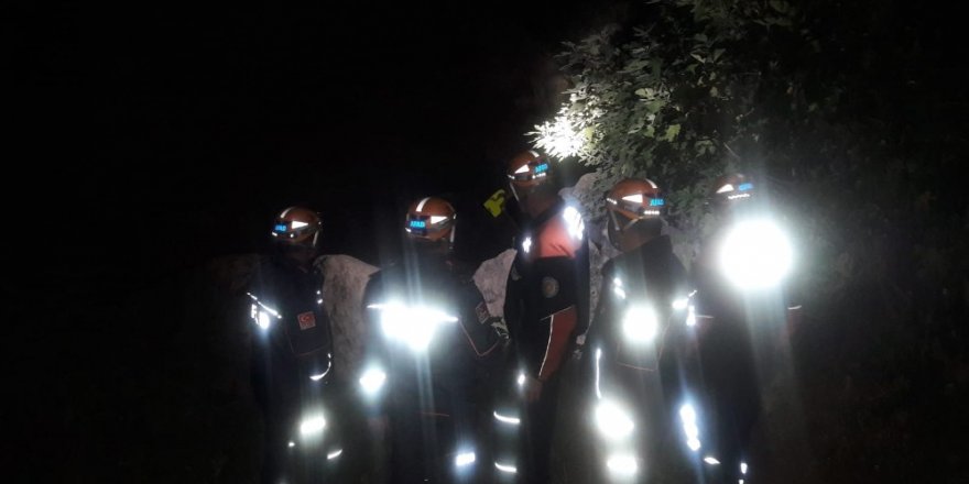 İzinsiz girdikleri kanyonda 5 kişi sel suyuna kapıldı:1 kişi kayıp