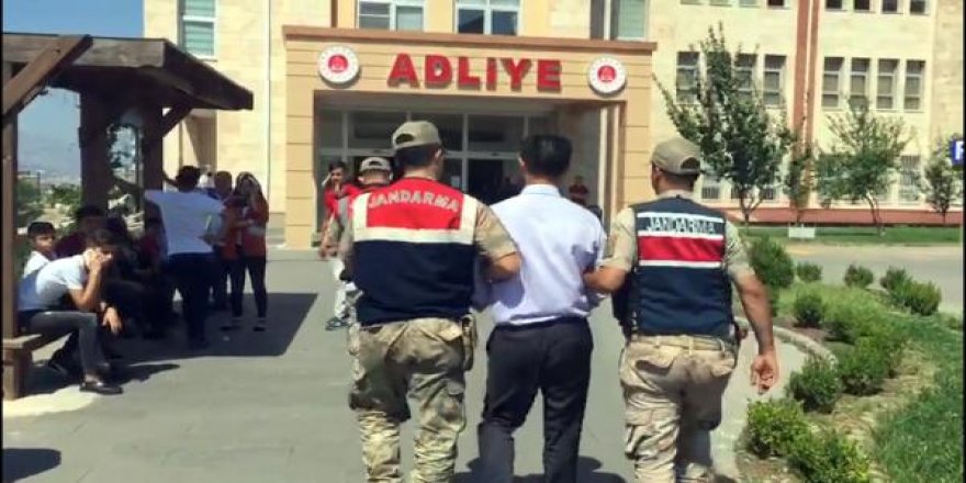 FETÖ şüphelisi kuzeninin düğününde yakalandı