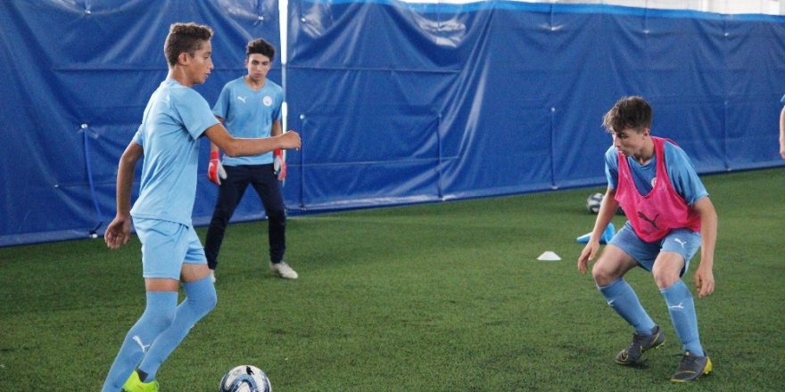 İki Türk genci dünya devi Manchester City’nin kampına katılmaya hak kazandı