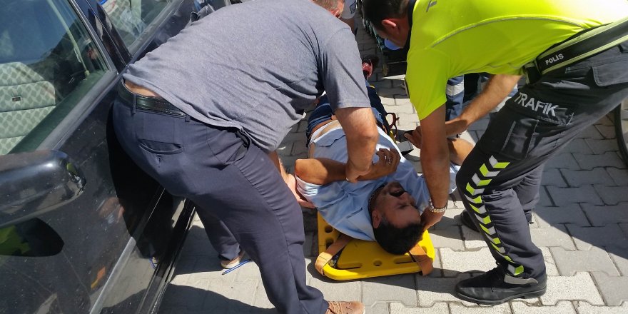 Konya'da otomobil yayaya çarptı!