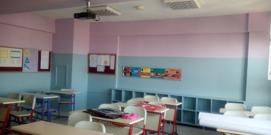 İzmir’in okullarına Büyükşehir’den destek