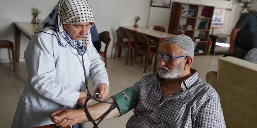 Kahramanmaraş’ta yaşlılara hemşire desteği başladı