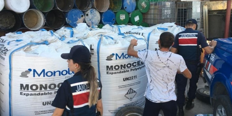 Çalıştıkları fabrikadan 10 tonluk ham madde çaldılar