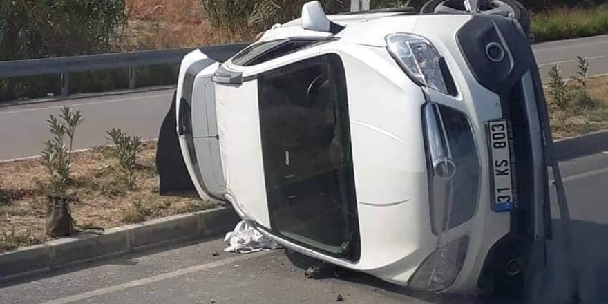 Otomobil devrildi, anne ve bebeği yaralandı