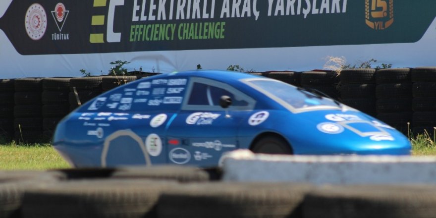 Üniversite öğrencilerinin elektrikli araçları, TEKNOFEST’te ödül alabilmek için piste çıktı