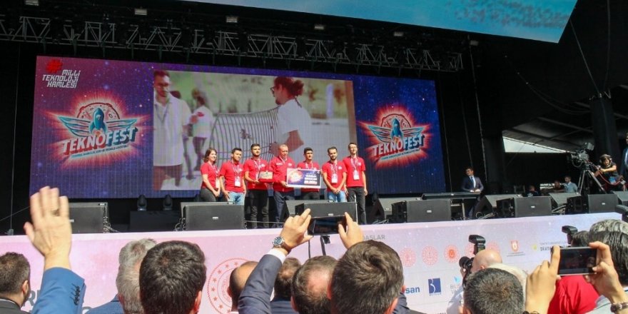 Grizu-263, ödülünü Cumhurbaşkanı Erdoğan’ın elinden aldı