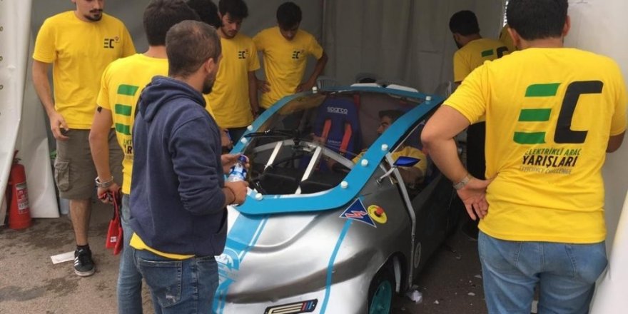 ISUBÜ’nün elektromobili ‘Davraz’, İstanbul TEKNOFEST finallerinde yarıştı