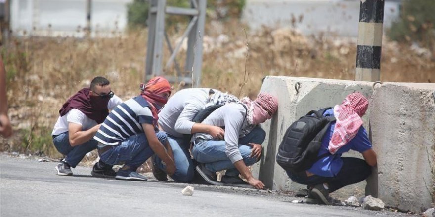 Des Palestiniens blessés lors d'affrontements avec l'armée israélienne près de Ramallah