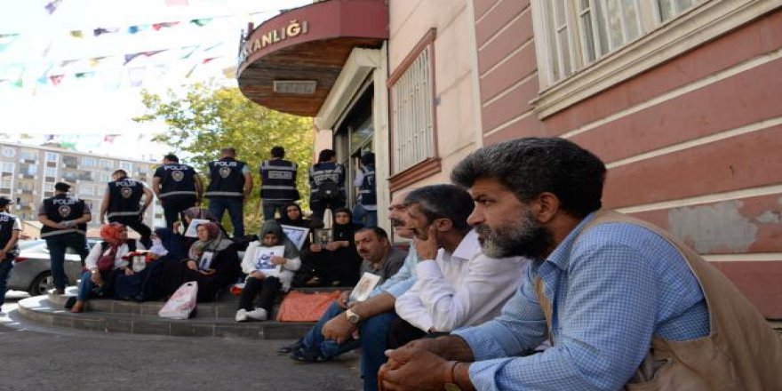 Diyarbakır'da HDP önündeki eylemde 23'üncü gün
