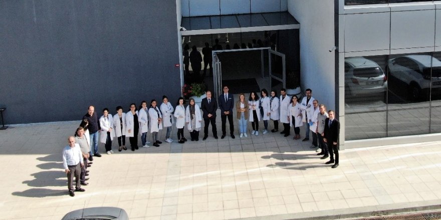 Kullanılmayan cihazları toplayıp dev laboratuvar kurdular