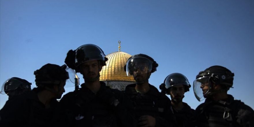 Israeli police shut doors of Al-Aqsa Mosque