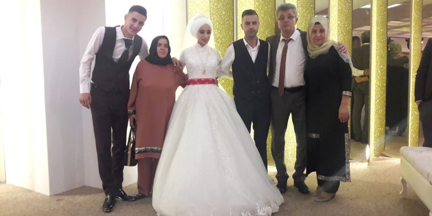 Gazeteci Mehmet Tezer’in oğlu evlendi
