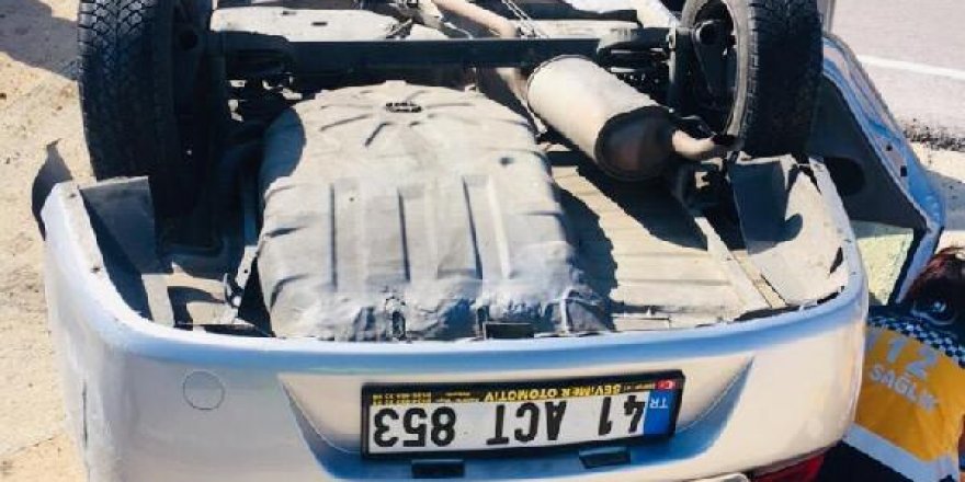 Takla atan otomobil ters döndü: 3 yaralı