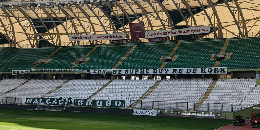 Konyaspor'un şehitler tribünü maça hazır