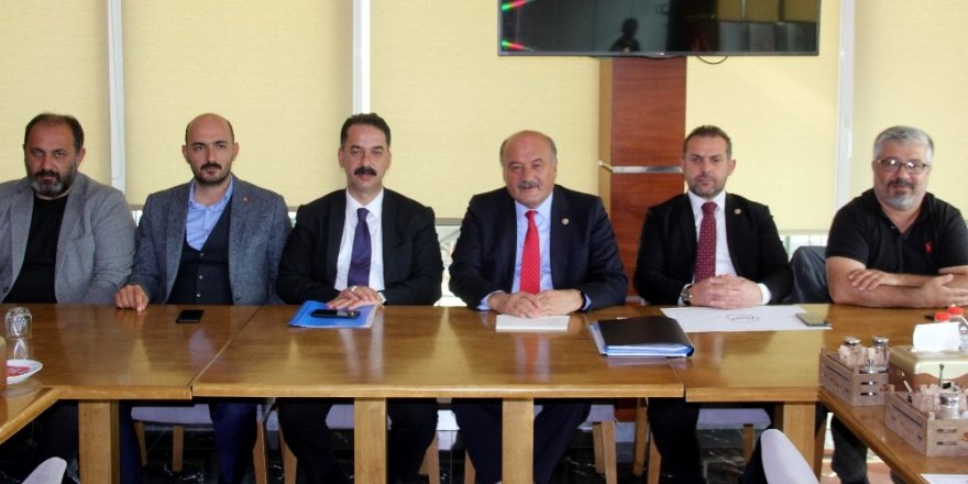 AK Parti Erzincan Milletvekilleri Karaman ve Çakır, gazetecilerle bir araya geldi