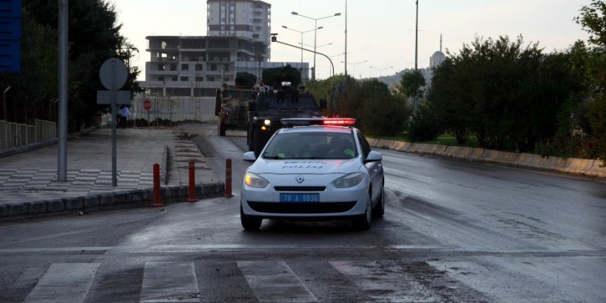Suriye sınırına komando sevkıyatı