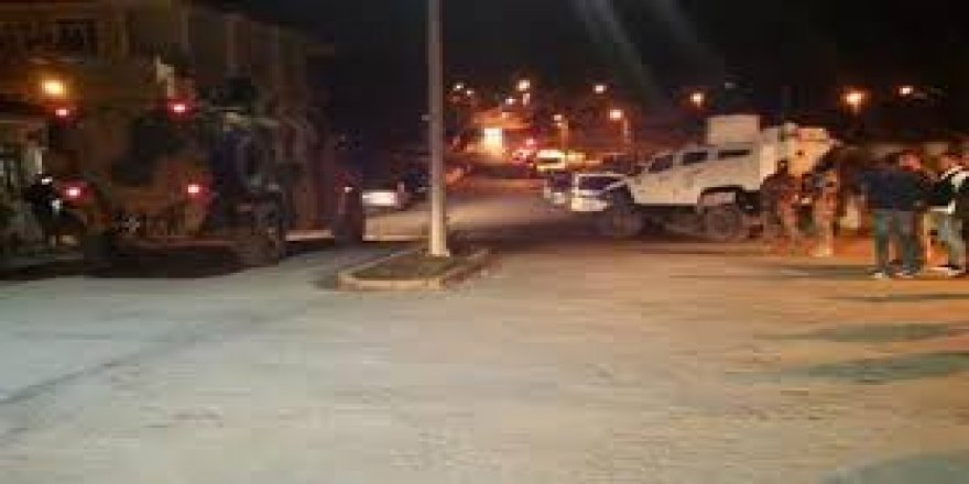 Askeri aracın geçişi sırasında patlama: 5 asker, 3 güvenlik korucusu yaralı