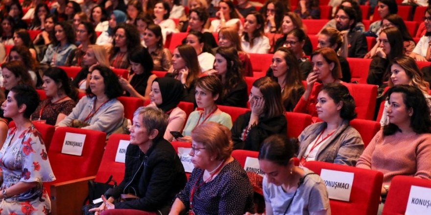 Teknosa, kadınların teknoloji destekçisi