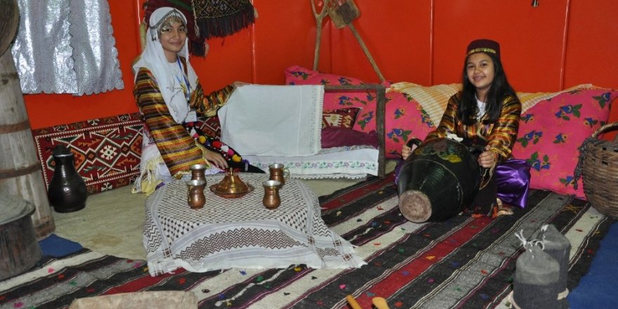 TÜBİTAK 4006 Bilim Fuarı’nda 30 proje çalışması yer aldı