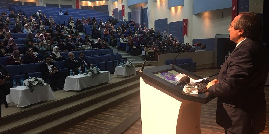 Konya'da “Peygamberimiz ve Aile” konulu panel düzenlendi