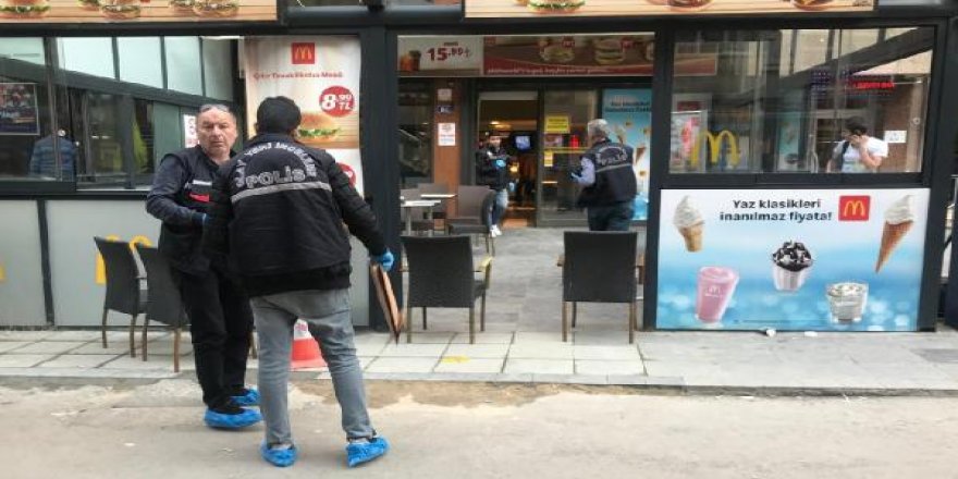 Uzman çavuş, restorandaki kavgayı havaya ateş açarak sonlandırdı
