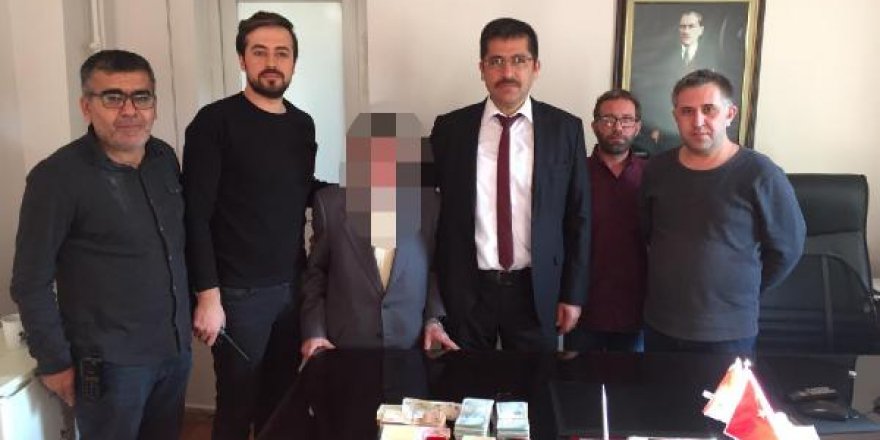 Sahte polis ve savcı yakalandı, dolandırdıkları 80 bin lira sahibine verildi