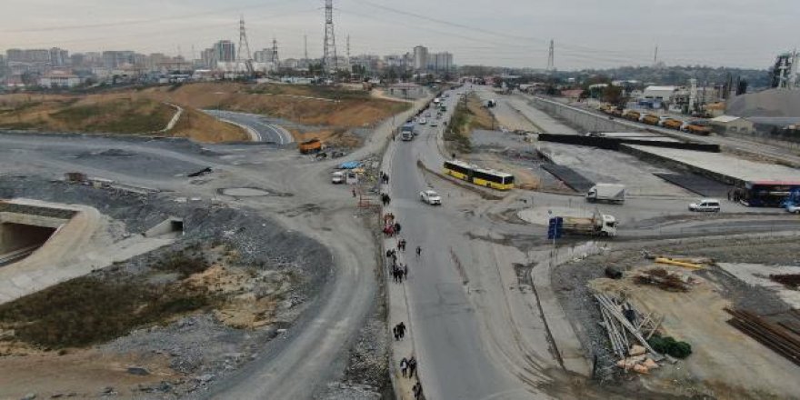 Her gün kilometrelerce yürüyorlar... Öğrencilerin tehlike dolu okul yolu