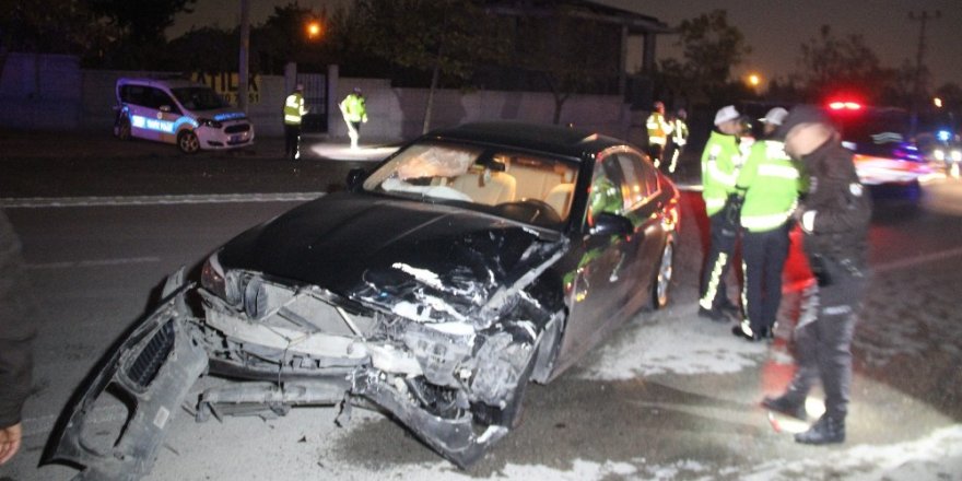 Konya'da polis aracına otomobil çarptı: 2’si polis, 3 yaralı