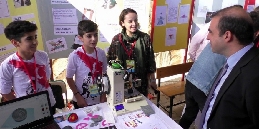 Ortaokul öğrencileri bilimsel hayallerini sergiledi
