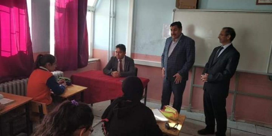 Kaymakam Kaya’nın okul ziyaretleri