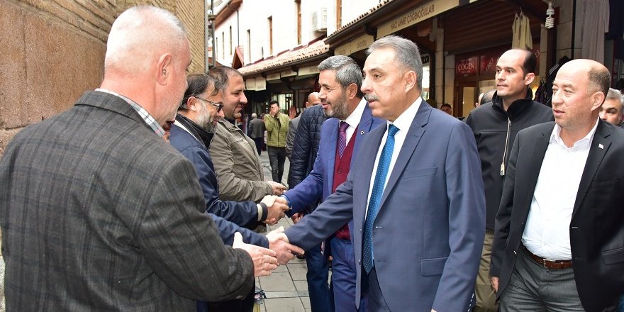 Vali Toprak; “Esnafımızla bir araya gelmek bana enerji veriyor”