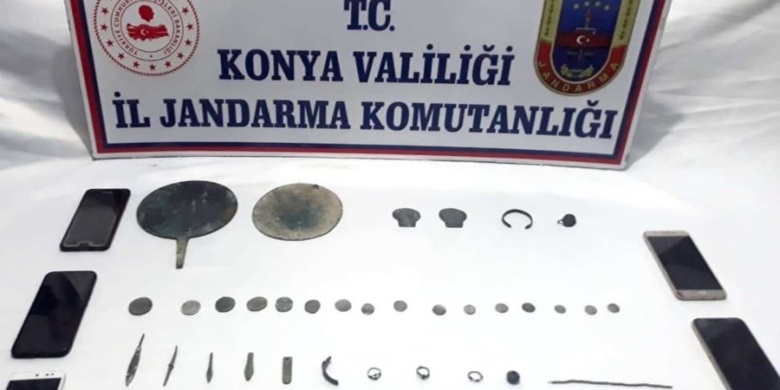 Tarihi eser kaçakçıları dinlenme tesisinde yakalandı