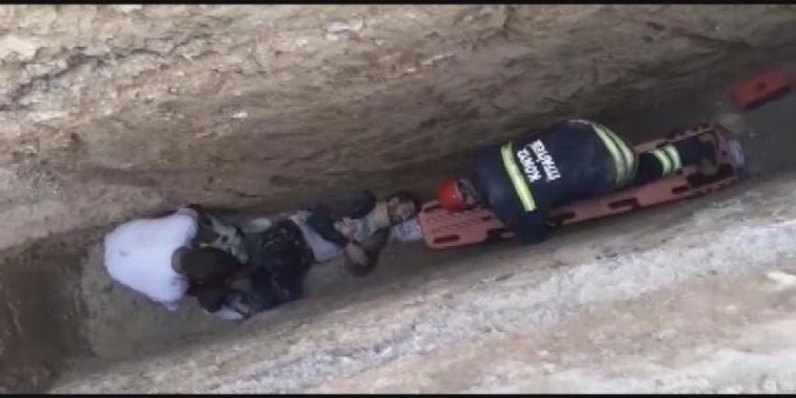 Konya'da bisikletiyle kanalizasyon çukuruna düşen engelliyi, itfaiye kurtardı