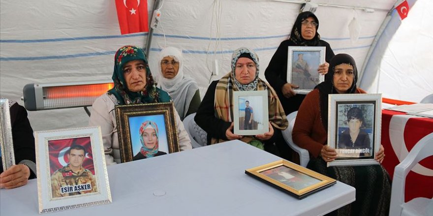 'Çocuğumu almadan gitmiyorum 77 yıl da geçse buradayım'