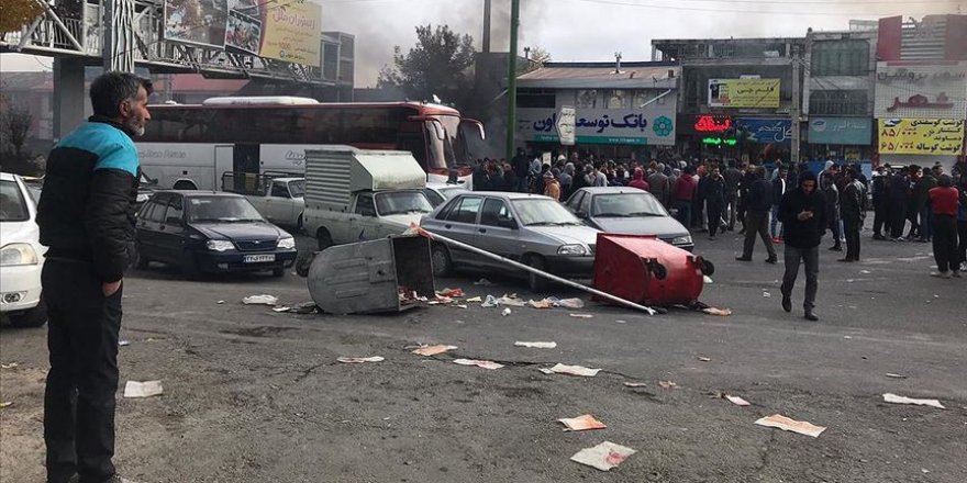 İran'ın Kerec ve Şiraz kentlerinde 180 gösterici gözaltına alındı